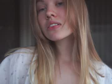 webcam girl bibi_it_is live cam image #5160380