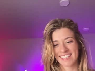 webcam girl saraloverays live cam image #6043038
