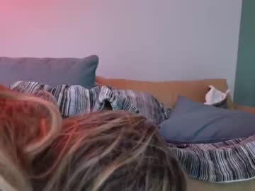 webcam girl bumble_bees45 live cam image #2356274