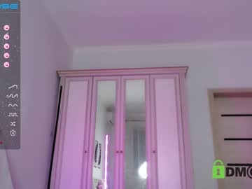 webcam girl small_blondee live cam image #3457714