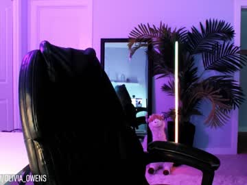 webcam girl oliviaowens live cam image #6646732