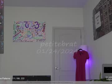 webcam girl petitebrat live cam image #6248002
