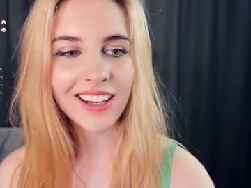webcam girl slow_kiss live cam image #6293470