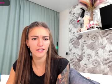 webcam girl joconda live cam image #2775251