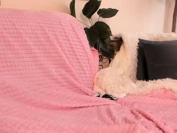 webcam girl emilia_me live cam image #2139260