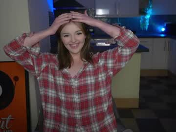 webcam girl lucydelovely live cam image #3184987