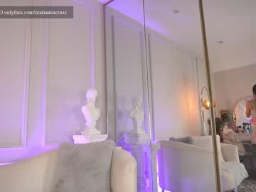 webcam girl mariannacruzz live cam image #5136410