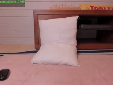 webcam girl schoolgirl19 live cam image #6144931