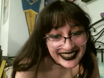 webcam girl gothicwaifu222 live cam image #7097847