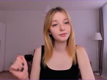 webcam girl olli_ver live cam image #3250639