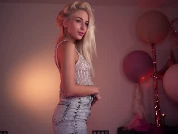 webcam girl artmosphera live cam image #1719454