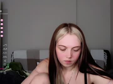 webcam girl small_blondee live cam image #5578098