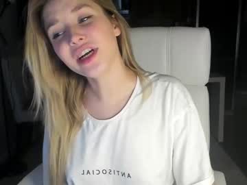 webcam girl sun_shine_baby live cam image #891762