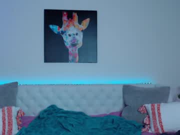 webcam girl holihurricane live cam image #2366968