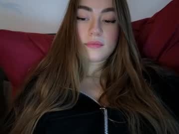 webcam girl strawberryjamx live cam image #5722378