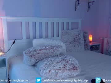 webcam girl yournaughtypixie live cam image #2469134