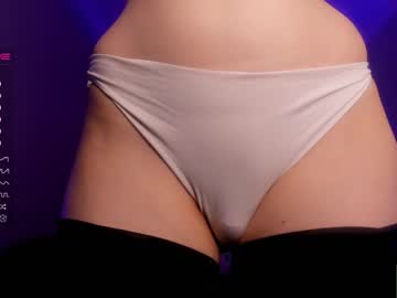 webcam girl amandamedrano live cam image #3963940