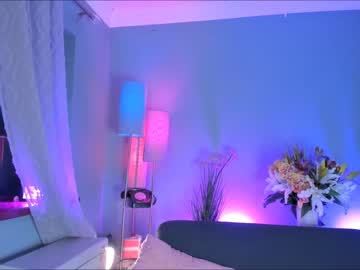 webcam girl littlee33 live cam image #5113257