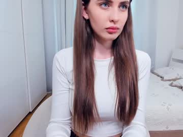 webcam girl your__moon live cam image #5086591