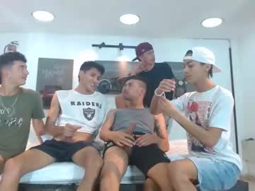 webcam man goldenkings live cam image #4608484