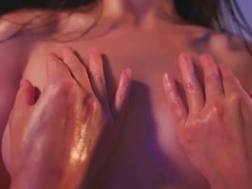 webcam girl lucie_beltran live cam image #6085984