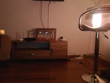 webcam girl bitter_moon live cam image #2488469