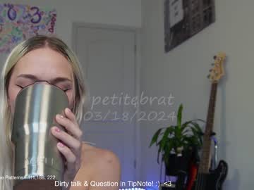 webcam girl petitebrat live cam image #6631489