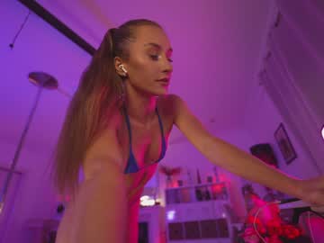 webcam girl hannahjames710 live cam image #5529779