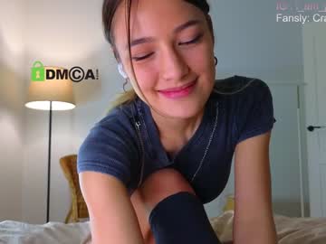 webcam girl crazzy_cherry live cam image #6932644