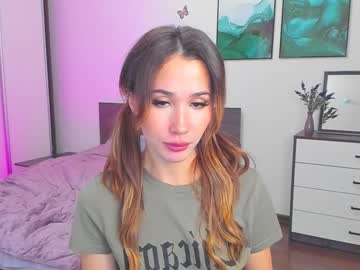 webcam girl kriss_muv live cam image #2646452