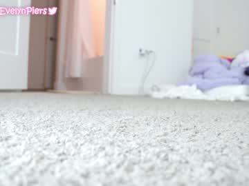 webcam girl evelynpiers live cam image #1677049