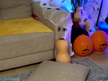webcam girl naughtyrider69 live cam image #382866