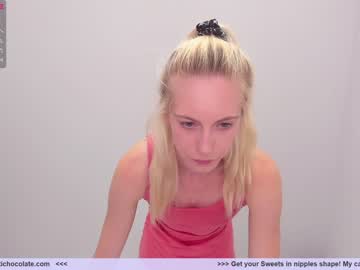 webcam girl girl_i_am live cam image #2820471