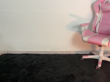 webcam girl one_more_cum live cam image #6059110