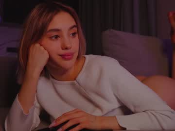 webcam girl angella_kleee live cam image #3092630