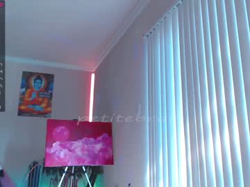webcam girl petitebrat live cam image #2169033