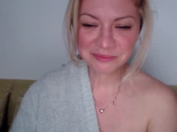 webcam girl kiradivine live cam image #1804169