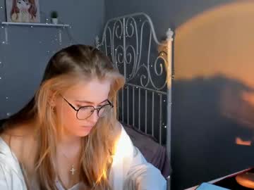 webcam girl linellali live cam image #2498603