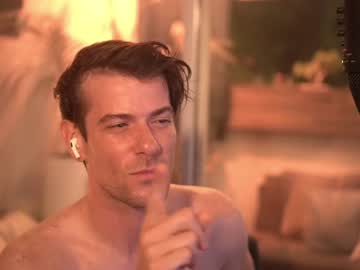 webcam man charlieonline live cam image #874546