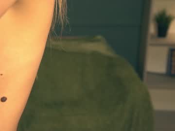 webcam girl lolly_bella_ live cam image #946564