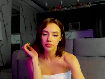 webcam girl angella_kleee live cam image #2461983