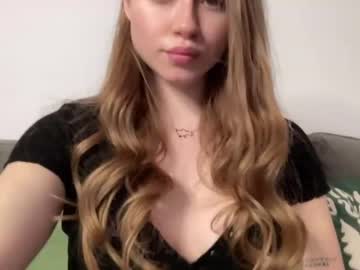 webcam girl strawberryjamx live cam image #3339721
