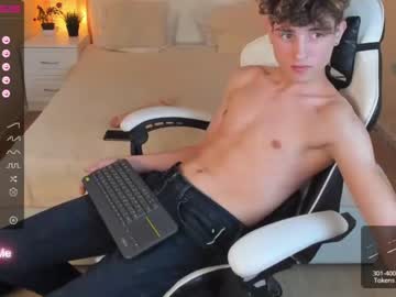 webcam man james_mil live cam image #2989896