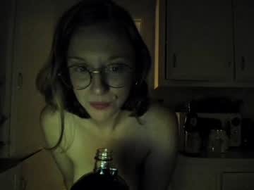 webcam girl pretendlunch live cam image #4857694