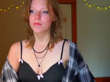 webcam girl crimsonxrapture live cam image #2271129