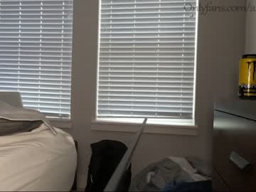 webcam couple ari_lovexo live cam image #1618101