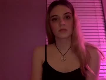 webcam girl ellabrown68 live cam image #227336