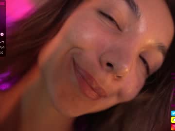 webcam girl kronniekray live cam image #3217415