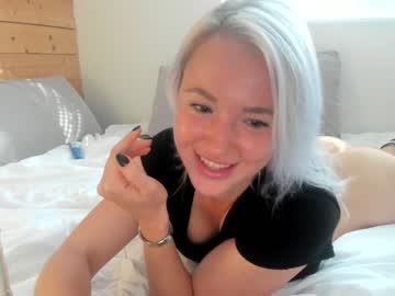 webcam girl xtina__ live cam image #2876589
