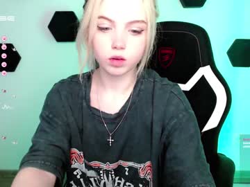webcam girl small_blondee live cam image #4302821